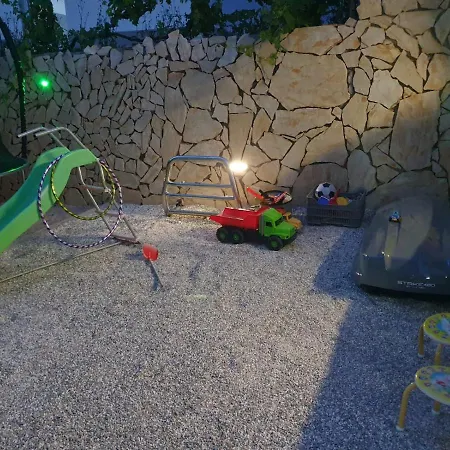 Over The Skyline * Podstrana