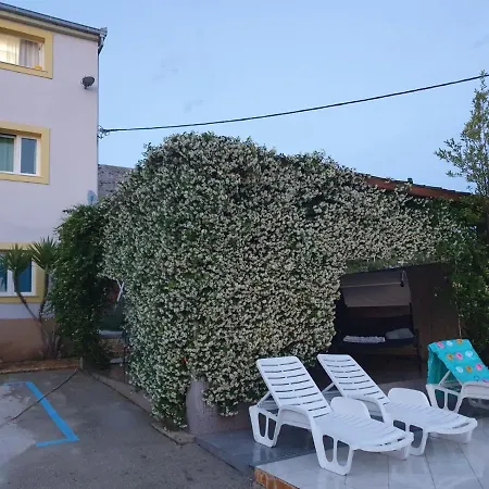 Apartment Over The Skyline *