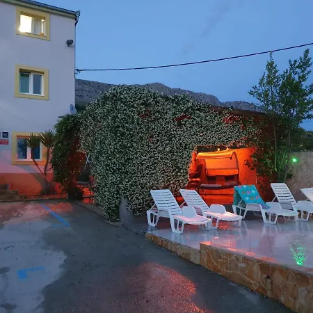 Apartment Over The Skyline Podstrana