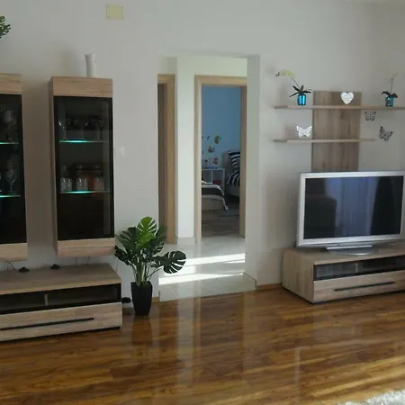 Apartment Over The Skyline Podstrana