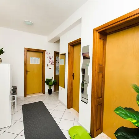 Over The Skyline Apartment