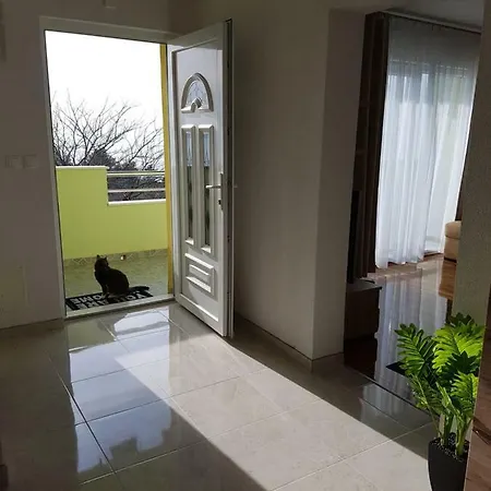 Over The Skyline Apartment Podstrana