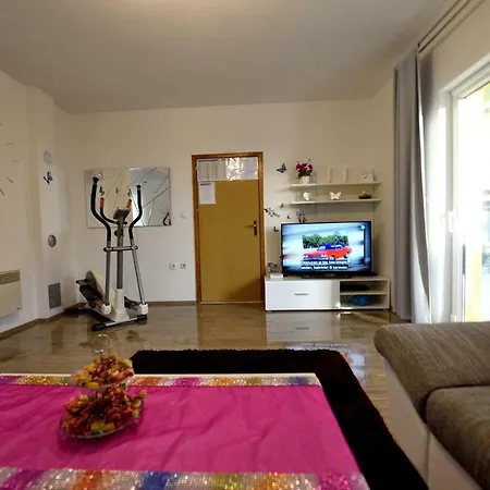 Apartment Over The Skyline Podstrana