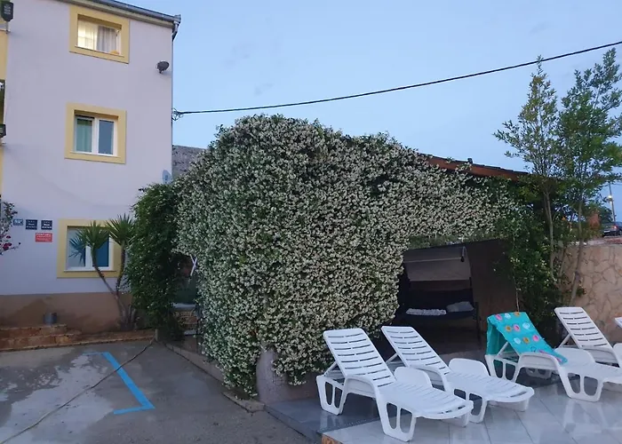 Daire Over The Skyline *