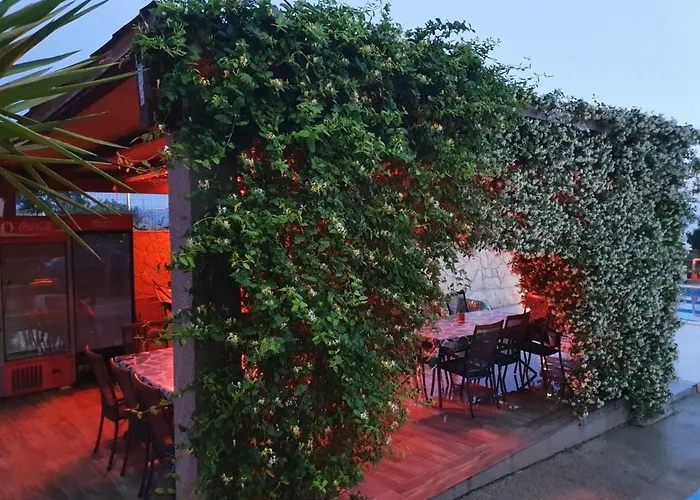 Over The Skyline * Podstrana