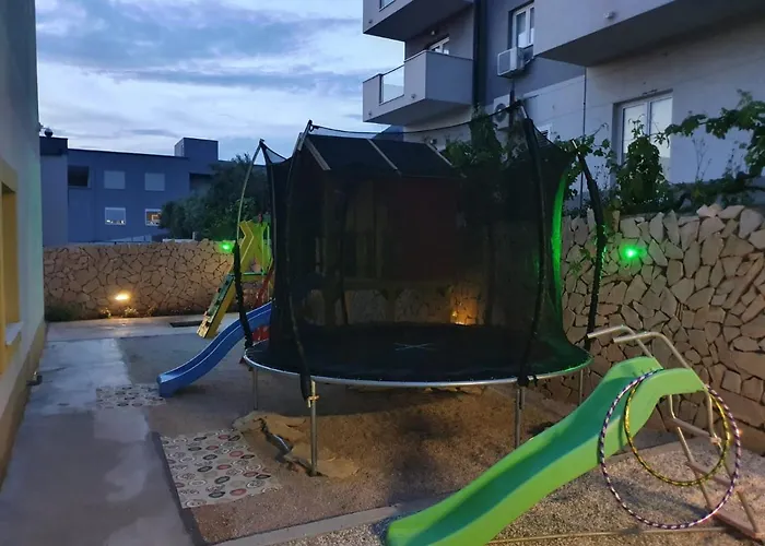 Over The Skyline Daire Podstrana