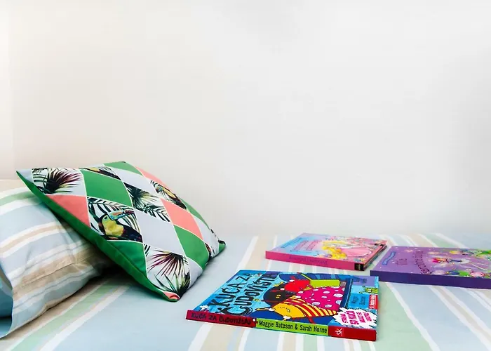 Daire Over The Skyline *