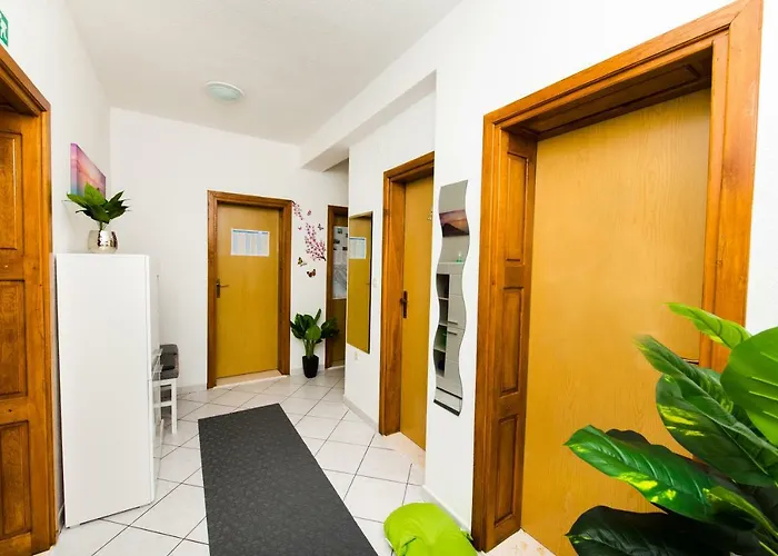 Over The Skyline Daire