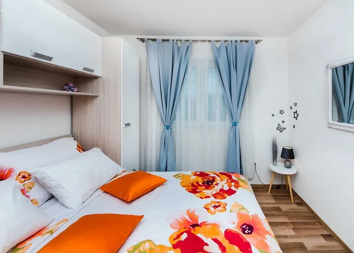 Over The Skyline * Podstrana