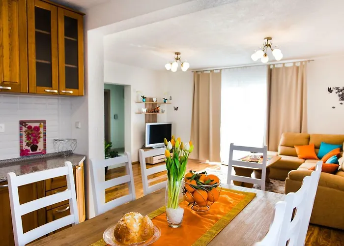 Over The Skyline Daire