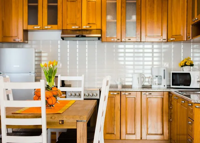 Over The Skyline Daire *