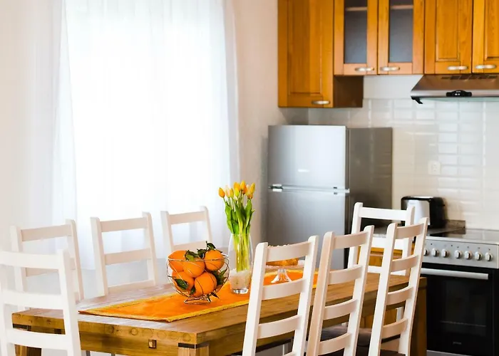 Over The Skyline Daire Podstrana