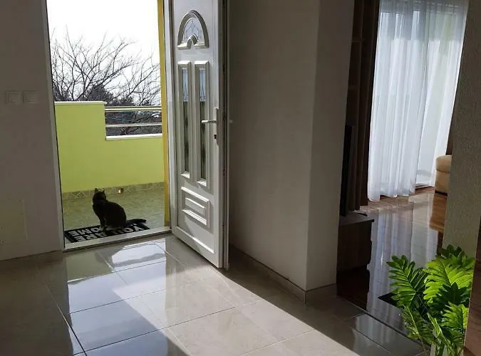 Over The Skyline Daire Podstrana