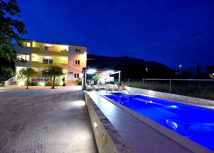 Daire Over The Skyline Podstrana