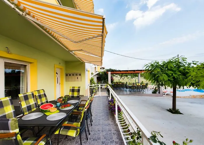 Over The Skyline * Podstrana