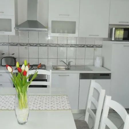 Over The Skyline Apartament *