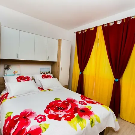 Over The Skyline Apartman