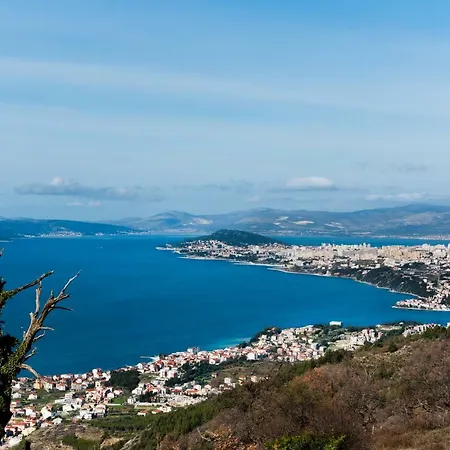 Over The Skyline Apartament Podstrana