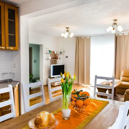 Over The Skyline Apartman