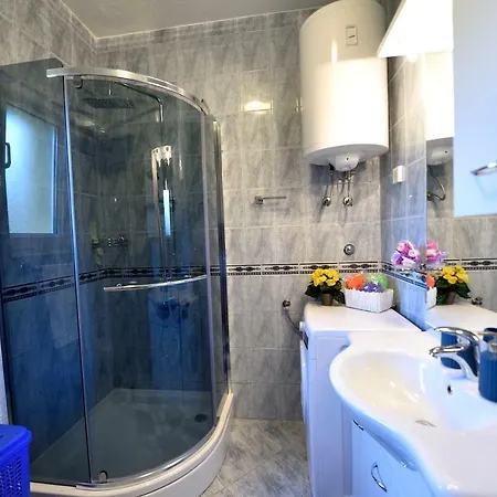 Over The Skyline Apartament *