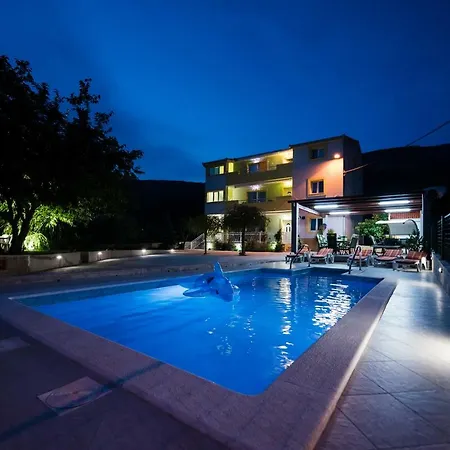 Over The Skyline * Podstrana