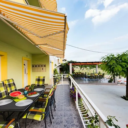 Over The Skyline * Podstrana