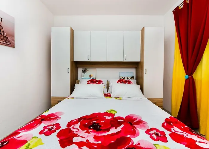 Over The Skyline * Podstrana